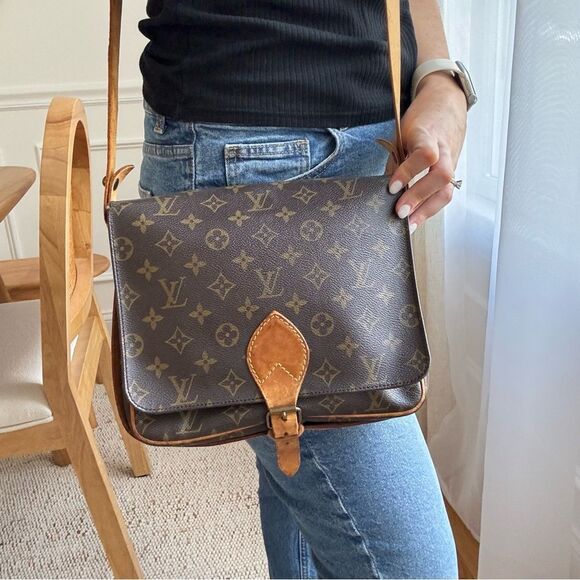 ✅AUTHENTIC✅LOUIS VUITTON CARTOUCHIERE GM - Picture 14 of 14